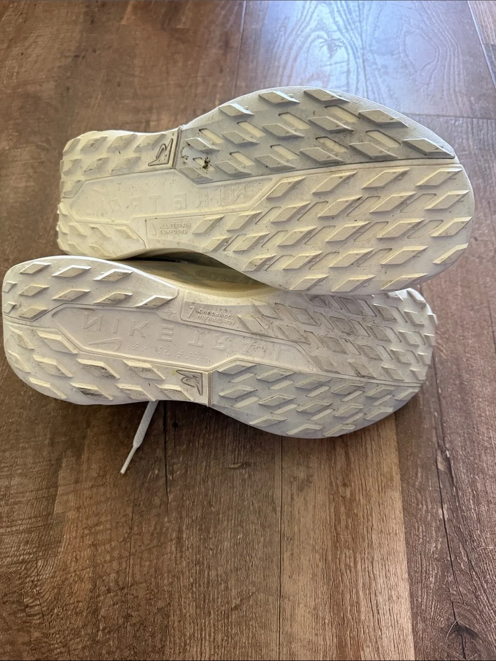 Nike Men's White Lightweight Knit Sneakers